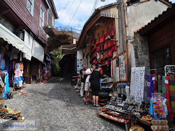 De smalle straatjes en steegjes van Molyvos foto 2 - Foto van https://www.grieksegids.nl/fotos/eilandlesbos/350pixels/eiland-lesbos-foto-222.jpg