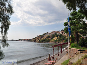 Blue Flag Beach Molyvos - Foto van https://www.grieksegids.nl/fotos/eilandlesbos/350pixels/eiland-lesbos-foto-231.jpg