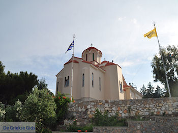 Kerk bij Mytilini - Foto van https://www.grieksegids.nl/fotos/eilandlesbos/350pixels/eiland-lesbos-foto-269.jpg