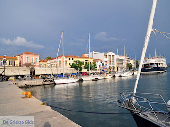 Haven Mytilini foto 1 - Foto van https://www.grieksegids.nl/fotos/eilandlesbos/350pixels/eiland-lesbos-foto-275.jpg