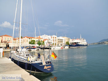 Haven Mytilini foto 2 - Foto van https://www.grieksegids.nl/fotos/eilandlesbos/350pixels/eiland-lesbos-foto-276.jpg