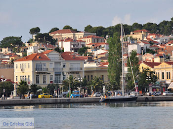 Haven Mytilini foto 12 - Foto van https://www.grieksegids.nl/fotos/eilandlesbos/350pixels/eiland-lesbos-foto-294.jpg