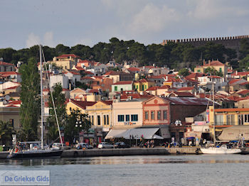 Haven Mytilini foto 13 - Foto van https://www.grieksegids.nl/fotos/eilandlesbos/350pixels/eiland-lesbos-foto-295.jpg