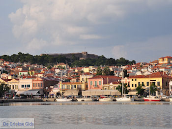 Haven Mytilini foto 15 - Foto van https://www.grieksegids.nl/fotos/eilandlesbos/350pixels/eiland-lesbos-foto-297.jpg