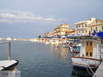 Haven Mytilini foto 17 - Foto van https://www.grieksegids.nl/fotos/eilandlesbos/350pixels/eiland-lesbos-foto-299.jpg