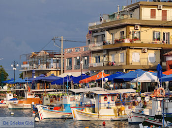Haven Mytilini foto 19 - Foto van https://www.grieksegids.nl/fotos/eilandlesbos/350pixels/eiland-lesbos-foto-301.jpg