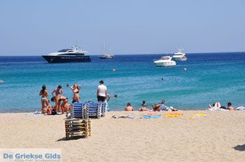 Super Paradise strand | Mykonos | Griekenland foto 15 - Foto van https://www.grieksegids.nl/fotos/eilandmykonos/350pixels/mykonos-fotos-131.jpg