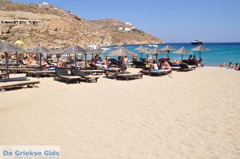 Super Paradise strand | Mykonos | Griekenland foto 23 - Foto van https://www.grieksegids.nl/fotos/eilandmykonos/350pixels/mykonos-fotos-139.jpg