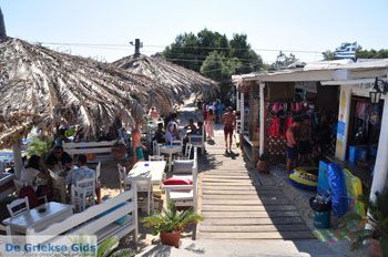 Paranga Beach Mykonos | Griekenland 3 - Foto van https://www.grieksegids.nl/fotos/eilandmykonos/350pixels/mykonos-fotos-169.jpg