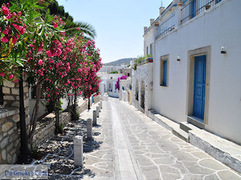 Lefkes Paros | Cycladen | Griekenland foto 9 - Foto van https://www.grieksegids.nl/fotos/eilandparos/350px/fotos-paros-039.jpg