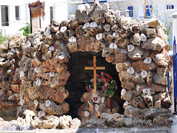 Lefkes Paros | Cycladen | Griekenland foto 12 - Foto van https://www.grieksegids.nl/fotos/eilandparos/350px/fotos-paros-042.jpg