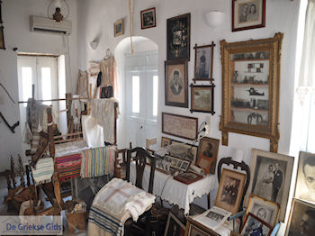 Volkenkundig Museum Lefkes Paros | Cycladen | Griekenland foto 17 - Foto van https://www.grieksegids.nl/fotos/eilandparos/350px/fotos-paros-047.jpg