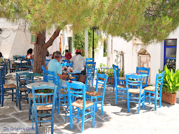 Lefkes Paros | Cycladen | Griekenland foto 24 - Foto van https://www.grieksegids.nl/fotos/eilandparos/350px/fotos-paros-054.jpg