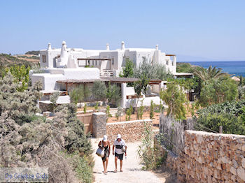 Farangas Paros | Cycladen | Griekenland foto 2 - Foto van https://www.grieksegids.nl/fotos/eilandparos/350px/fotos-paros-095.jpg