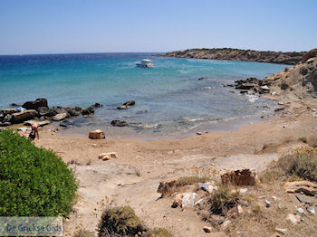 Strand Farangas Paros | Cycladen | Griekenland foto 9 - Foto van https://www.grieksegids.nl/fotos/eilandparos/350px/fotos-paros-102.jpg