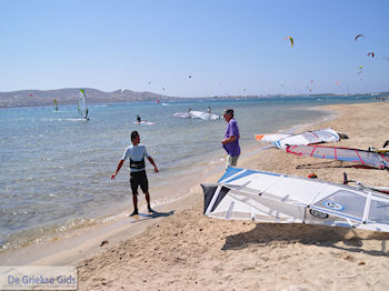 Pounta (Kitesurfen tussen Paros en Antiparos) | Griekenland foto 8 - Foto van https://www.grieksegids.nl/fotos/eilandparos/350px/fotos-paros-135.jpg