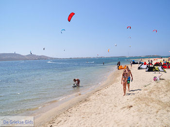 Pounta (Kitesurfen tussen Paros en Antiparos) | Griekenland foto 9 - Foto van https://www.grieksegids.nl/fotos/eilandparos/350px/fotos-paros-136.jpg