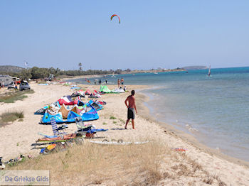 Pounta (Kitesurfen tussen Paros en Antiparos) | Griekenland foto 15 - Foto van https://www.grieksegids.nl/fotos/eilandparos/350px/fotos-paros-142.jpg