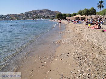 Strand Parikia Paros | Cycladen | Griekenland foto 6 - Foto van https://www.grieksegids.nl/fotos/eilandparos/350px/fotos-paros-149.jpg
