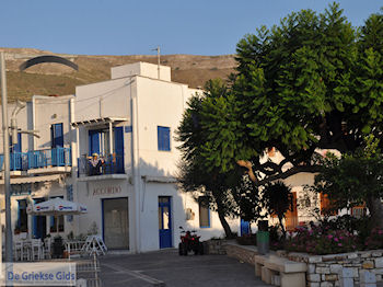 Parikia Paros | Cycladen | Griekenland foto 12 - Foto van https://www.grieksegids.nl/fotos/eilandparos/350px/fotos-paros-155.jpg