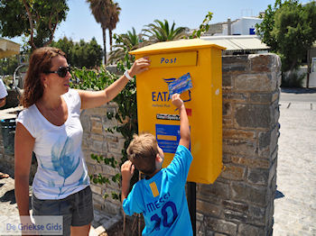 Brief posten Naoussa Paros | Cycladen | Griekenland foto 65 - Foto van https://www.grieksegids.nl/fotos/eilandparos/350px/fotos-paros-267.jpg