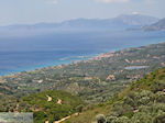 Het Marathokampos (Votsalakia) gebied met in de verte het eiland Ikaria - Eiland Samos - Foto van De Griekse Gids