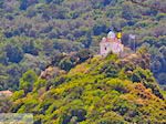 kerk van de Heilige Maria op een groenrijk heuveltje in Karlovassi - Eiland Samos - Foto van De Griekse Gids