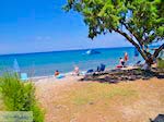 Nog een zand- kiezelstrand in Karlovassi - Eiland Samos - Foto van De Griekse Gids