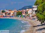 Het kiezelstrand in Kokkari - Eiland Samos - Foto van De Griekse Gids