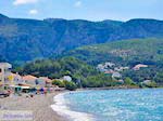 Strand, zee, bergen Kokkari - Eiland Samos - Foto van De Griekse Gids