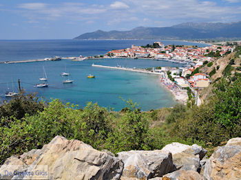 Uitzicht op de haven van Pythagorion - Eiland Samos - Foto van https://www.grieksegids.nl/fotos/eilandsamos/350pixels/eiland-samos-foto-026.jpg