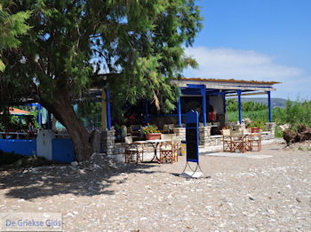 Taverna aan het strand van Heraion (Ireon) - Eiland Samos - Foto van https://www.grieksegids.nl/fotos/eilandsamos/350pixels/eiland-samos-foto-032.jpg