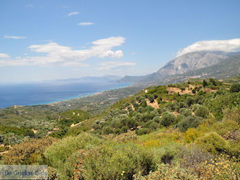 Het Kampos (Martahokampos Votsalakia) gebied aan de hoge berg van Kerkis - Eiland Samos - Foto van https://www.grieksegids.nl/fotos/eilandsamos/350pixels/eiland-samos-foto-052.jpg