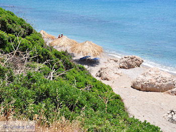 Votsalakia (Kampos) zand- kiezelstrand - Eiland Samos - Foto van https://www.grieksegids.nl/fotos/eilandsamos/350pixels/eiland-samos-foto-062.jpg
