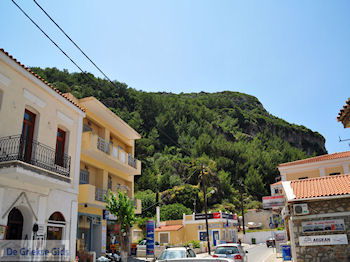 Groene omgeving Karlovassi - Eiland Samos - Foto van https://www.grieksegids.nl/fotos/eilandsamos/350pixels/eiland-samos-foto-085.jpg