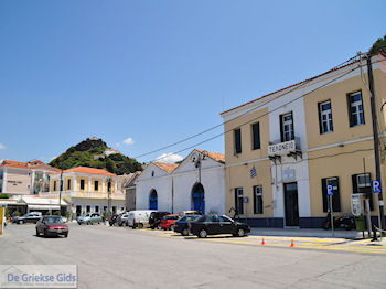 Aan de haven van Karlovassi - Eiland Samos - Foto van https://www.grieksegids.nl/fotos/eilandsamos/350pixels/eiland-samos-foto-087.jpg