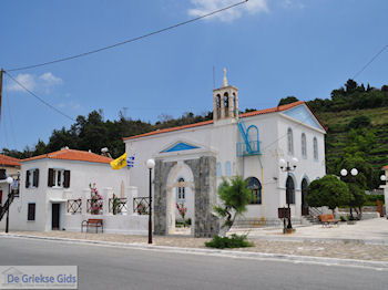 Kerk Agios Konstandinos - Eiland Samos - Foto van https://www.grieksegids.nl/fotos/eilandsamos/350pixels/eiland-samos-foto-096.jpg
