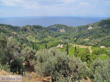 Op de route Agios Konstandinos - Manolates - Eiland Samos - Foto van https://www.grieksegids.nl/fotos/eilandsamos/350pixels/eiland-samos-foto-099.jpg