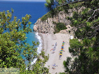 Tsambou strand tussen Agios Konstandinos en Kokkari - Eiland Samos - Foto van https://www.grieksegids.nl/fotos/eilandsamos/350pixels/eiland-samos-foto-110.jpg
