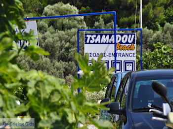 Tsamadou beach bij Kokkari - Eiland Samos - Foto van https://www.grieksegids.nl/fotos/eilandsamos/350pixels/eiland-samos-foto-122.jpg