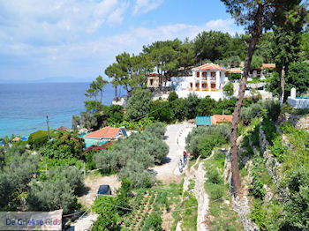 Lemonakia kiezelstrand - Eiland Samos - Foto van https://www.grieksegids.nl/fotos/eilandsamos/350pixels/eiland-samos-foto-124.jpg