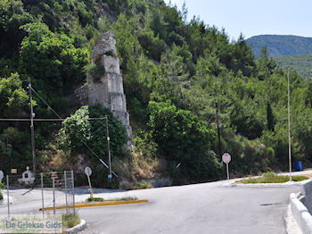 Ruine bij het strand van Kokkari - Eiland Samos - Foto van https://www.grieksegids.nl/fotos/eilandsamos/350pixels/eiland-samos-foto-134.jpg