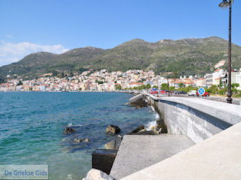 Aan de kade van Samos stad - Eiland Samos - Foto van https://www.grieksegids.nl/fotos/eilandsamos/350pixels/eiland-samos-foto-146.jpg