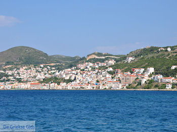 Dit is Samos stad - Eiland Samos - Foto van https://www.grieksegids.nl/fotos/eilandsamos/350pixels/eiland-samos-foto-147.jpg