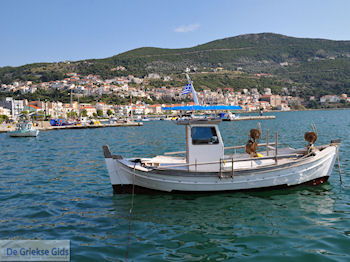 Vissersbootje Samos stad - Eiland Samos - Foto van https://www.grieksegids.nl/fotos/eilandsamos/350pixels/eiland-samos-foto-161.jpg