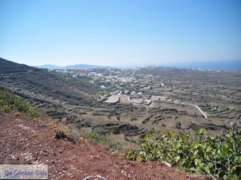 Finikia Santorini (Thira) - Foto 1 - Foto van https://www.grieksegids.nl/fotos/eilandsantorini/350pixels/finikia-santorini-001.jpg