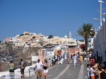 Fira Santorini (Thira) - Foto 8 - Foto van https://www.grieksegids.nl/fotos/eilandsantorini/350pixels/fira-santorini-008.jpg