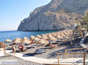 Kamari Santorini (Thira) - Foto 1 - Foto van https://www.grieksegids.nl/fotos/eilandsantorini/350pixels/kamari-santorini-001.jpg