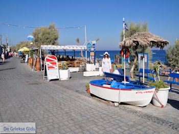 Kamari Santorini (Thira) - Foto 13 - Foto van https://www.grieksegids.nl/fotos/eilandsantorini/350pixels/kamari-santorini-013.jpg