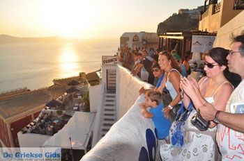 Fira (Thira) Santorini | Cycladen Griekenland 2 - Foto van https://www.grieksegids.nl/fotos/eilandsantorini/mid/santorini-grieksegids-002.jpg